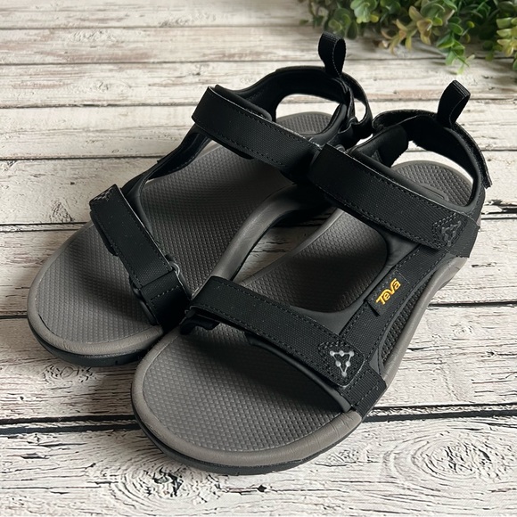 Teva Meacham Trail Hiking Sandals Black size 8